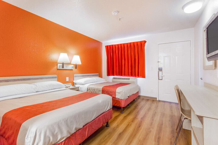Room 27 of 29