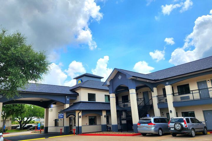 Days Inn by Wyndham Dickinson TX