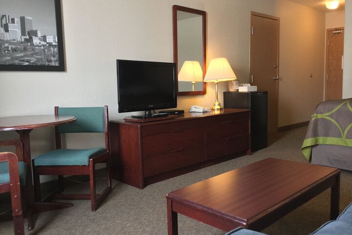 Room 16 of 27