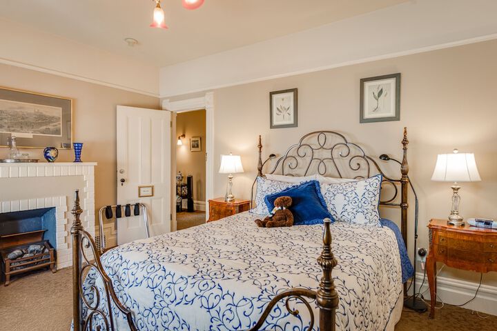 Room 4 of 60