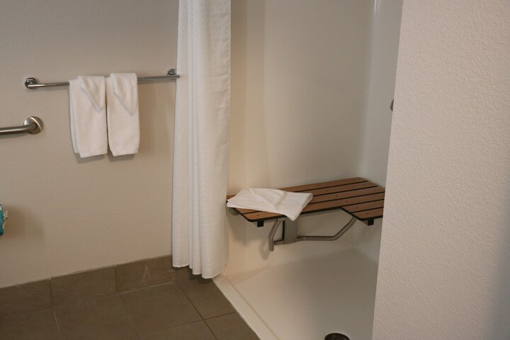 Room 49 of 145