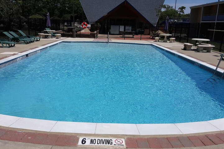 Crystal Inn Neptune