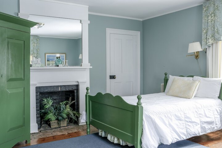 Room 26 of 81