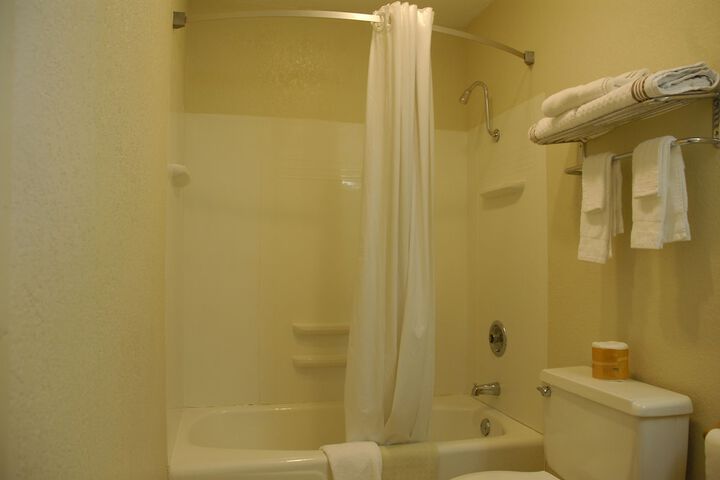 Room 11 of 24