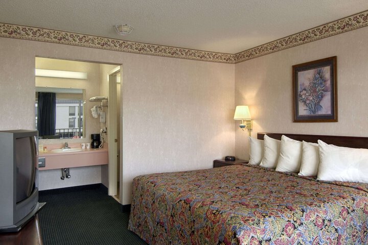 Room 17 of 20
