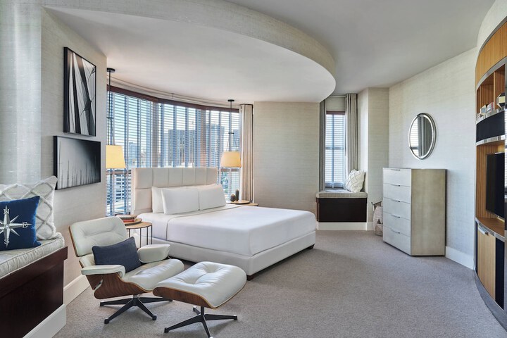 Room 34 of 82