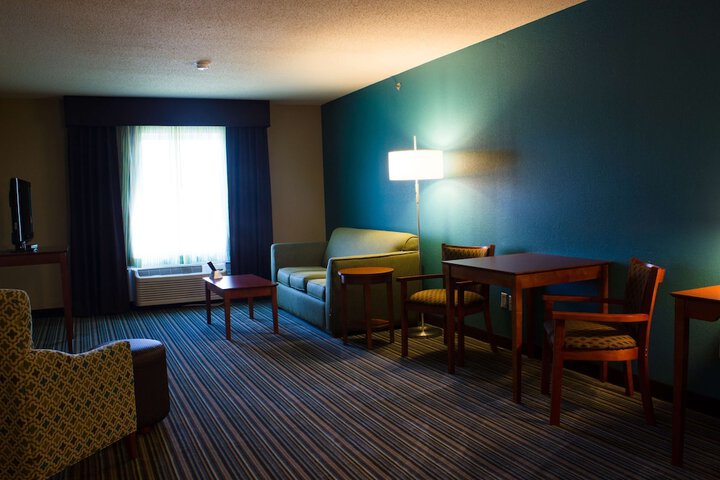 Room 25 of 39