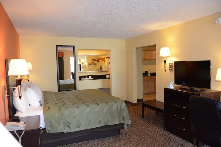 Room 8 of 40