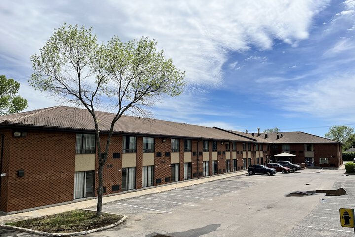 Hotel 7 of 71