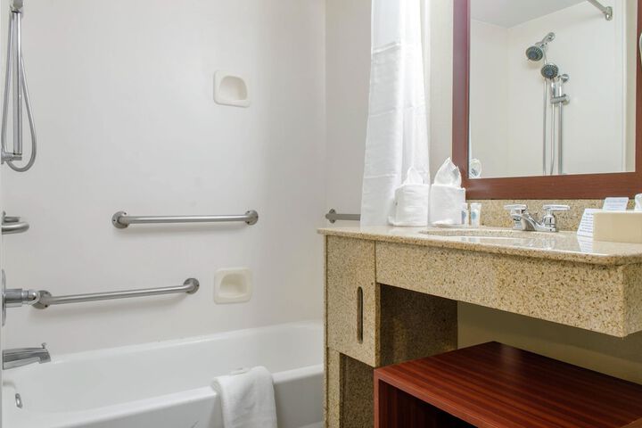 Room 18 of 39