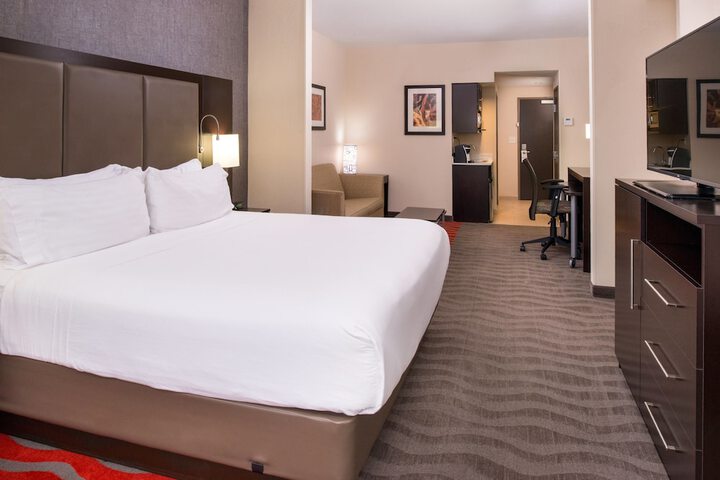 Holiday Inn Express & Suites Monroe by IHG