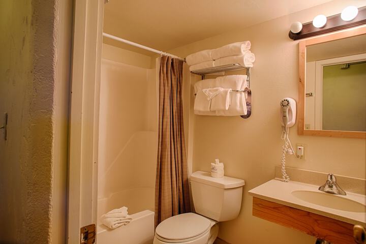 Room 25 of 94
