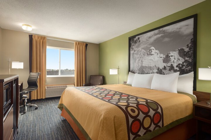 Room 8 of 24