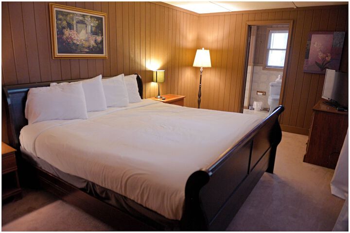 Room 227 of 399