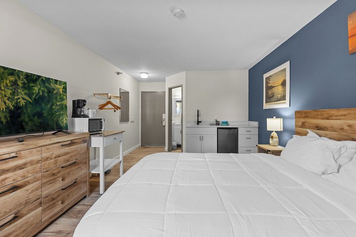 Nisswa Hotel and Suites