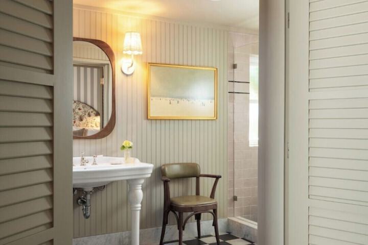 Room 45 of 79