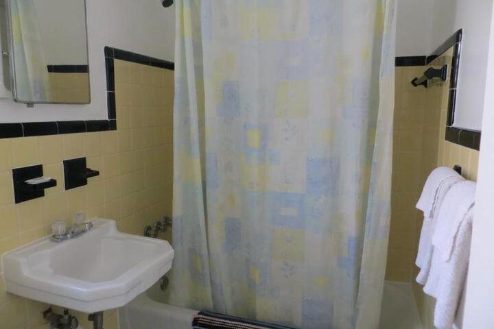 Room 13 of 17
