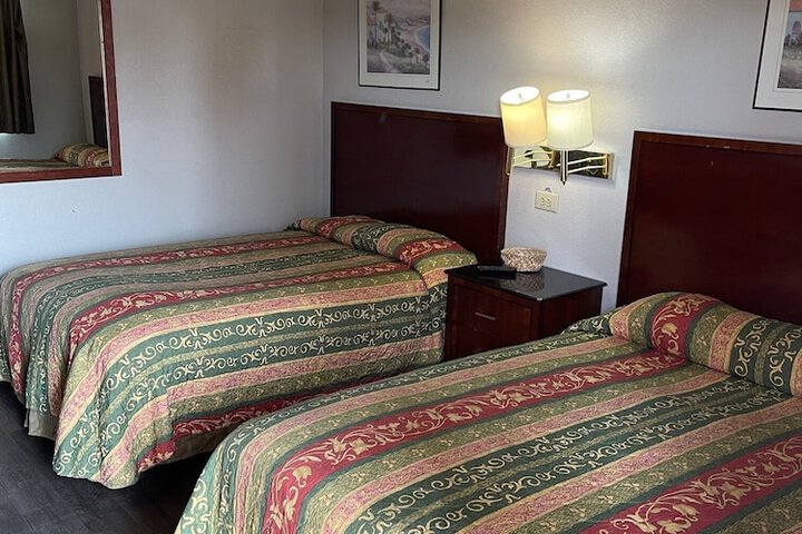 Room 18 of 33