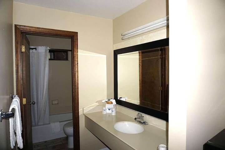 Room 3 of 6