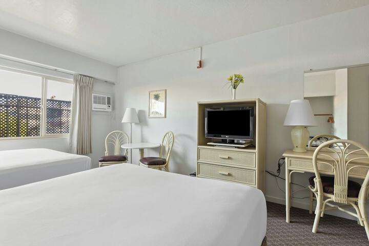 Maui Seaside Hotel
