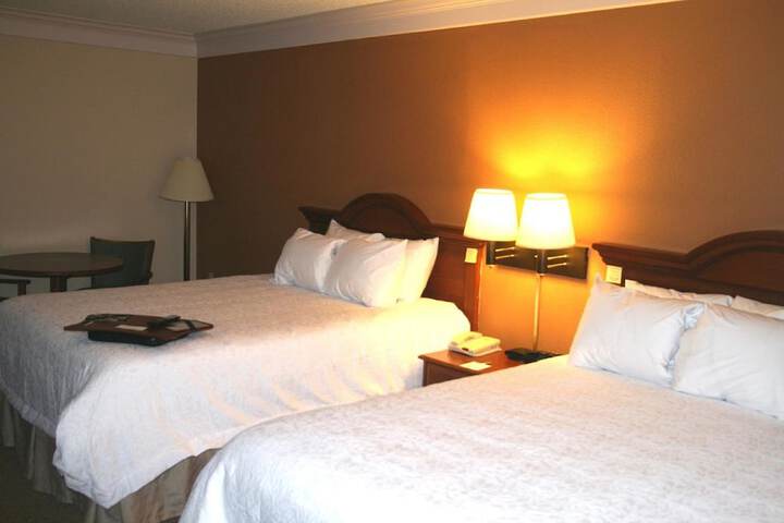 Room 10 of 16