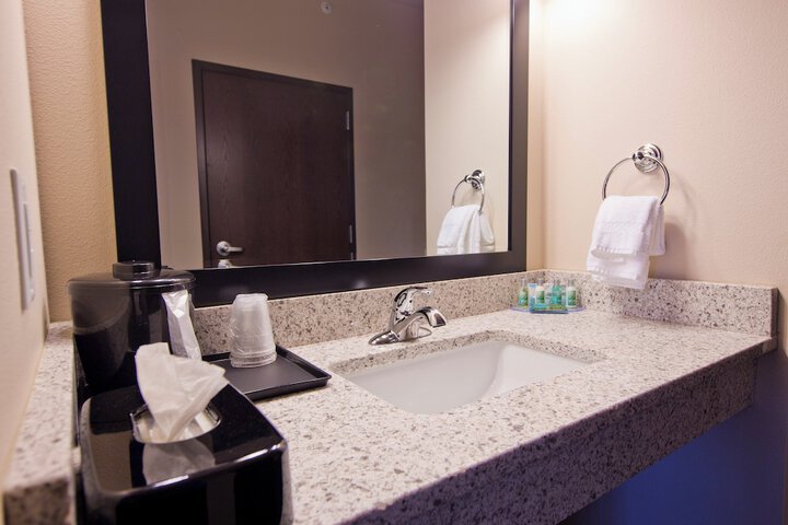 Cobblestone Inn & Suites - Boone