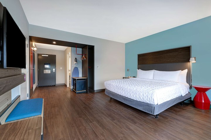 Room 30 of 52