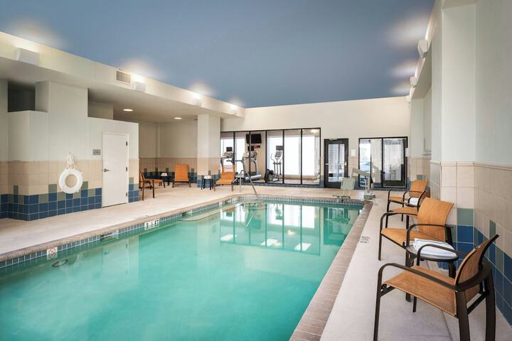 Courtyard by Marriott St. Petersburg Downtown