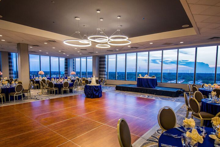 DoubleTree by Hilton Chicago - North Shore Conference Center