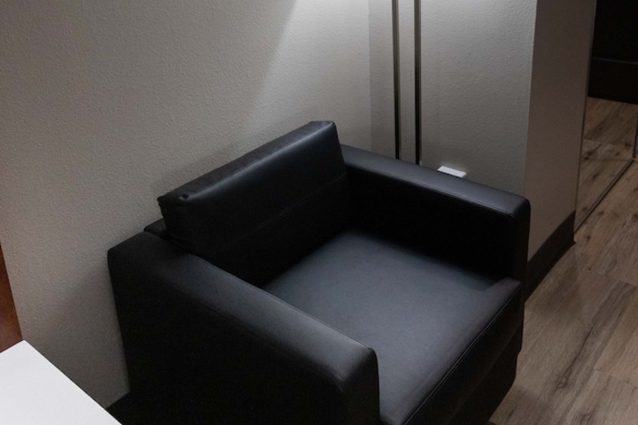 Room 50 of 170