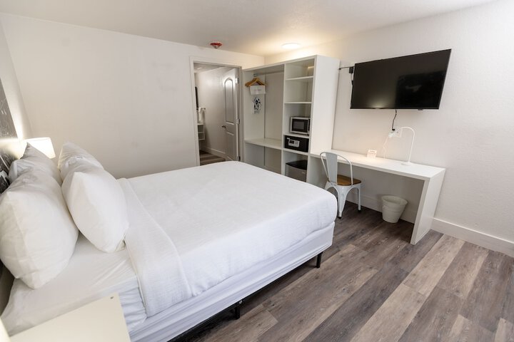 Room 17 of 48