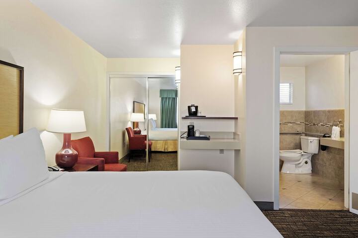 Room 48 of 60