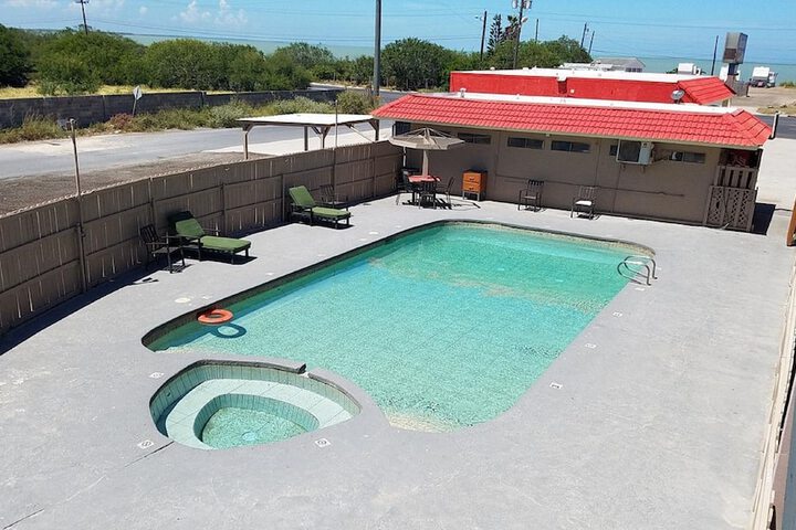 Pool 14 of 53