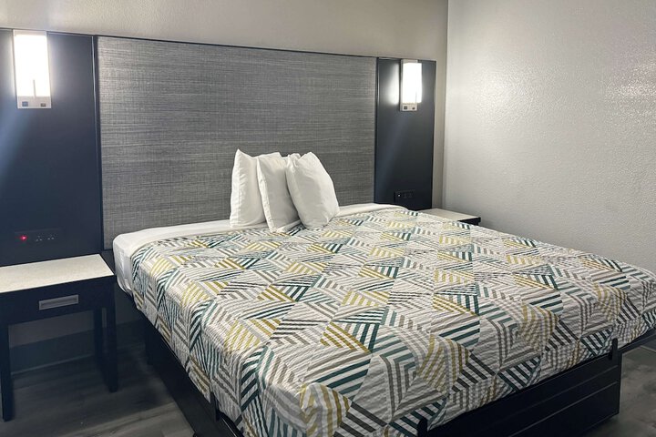 Room 34 of 37