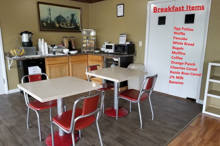 Breakfast/Coffee Service 22 of 24