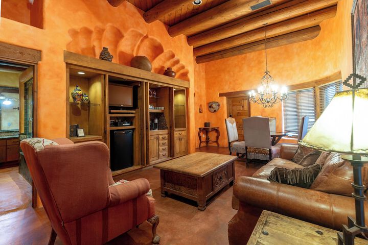 El Monte Sagrado Living Resort & Spa
