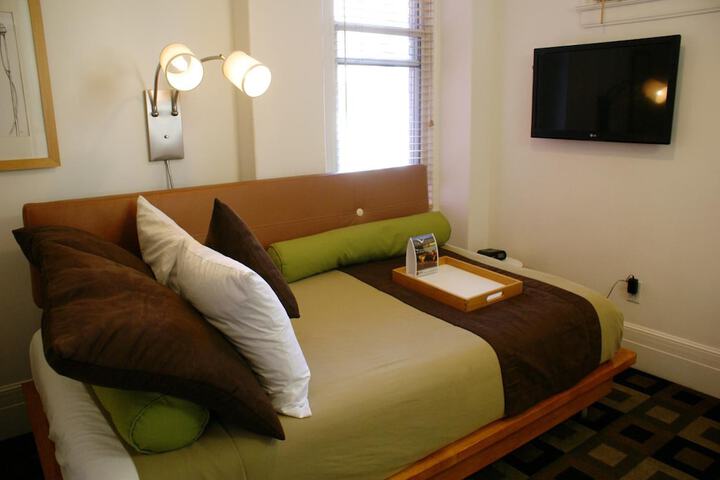 Room 17 of 58