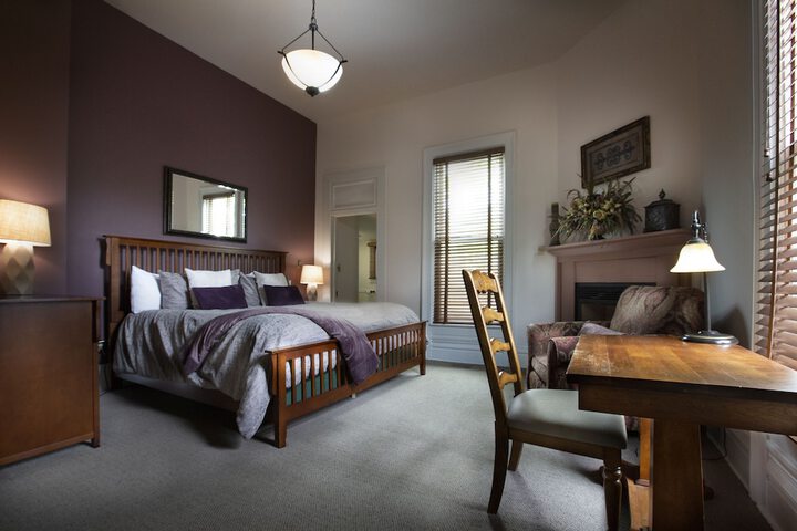 Room 22 of 38