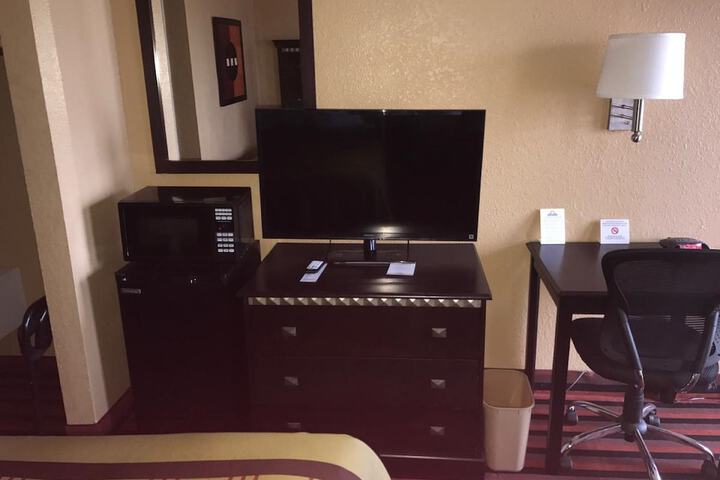 Room 8 of 13
