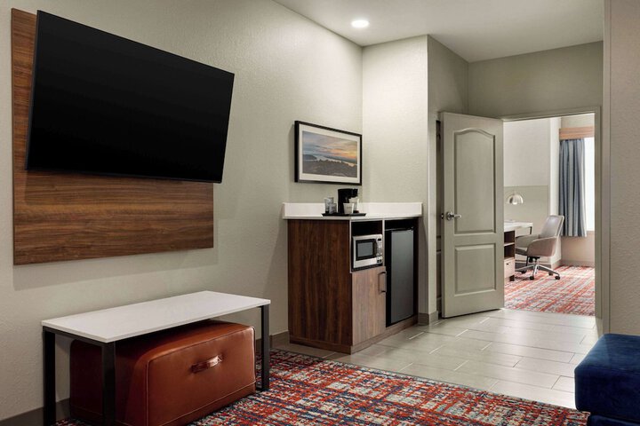 La Quinta Inn & Suites by Wyndham Oxford - Anniston