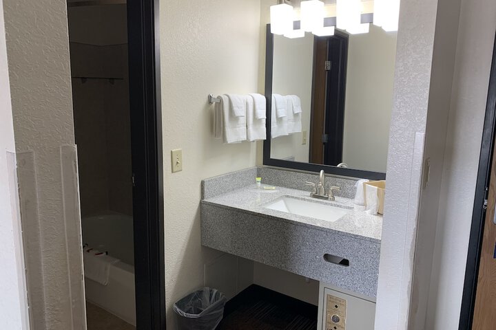 Room 34 of 39