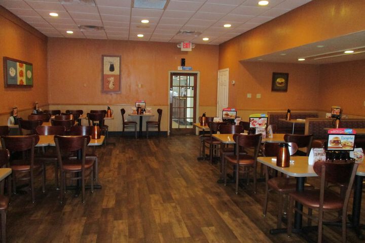 Dining 64 of 73