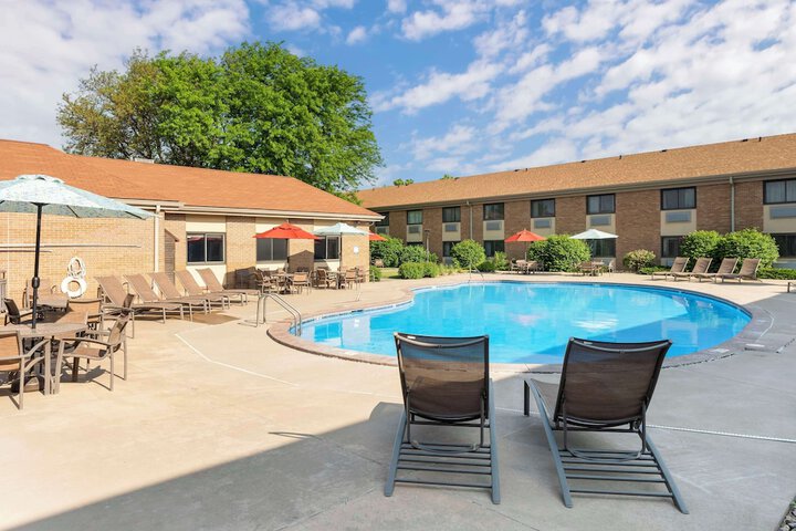 Pool 6 of 73