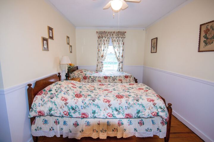 Room 127 of 142