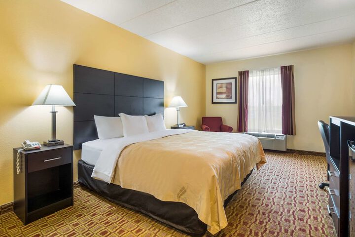 Room 34 of 40
