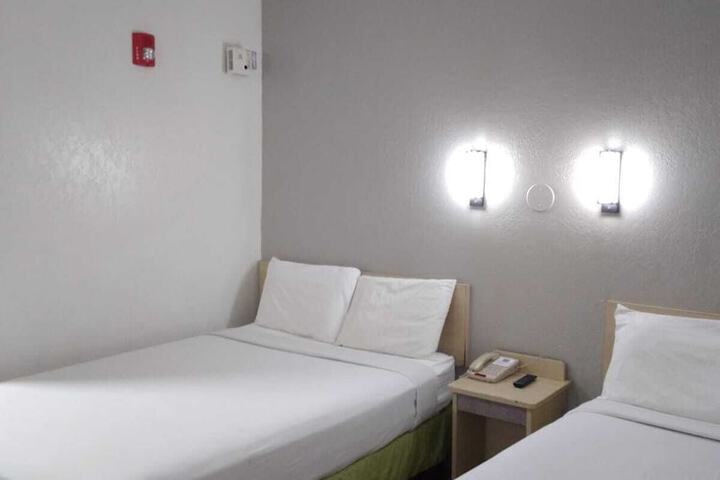 Room 30 of 61