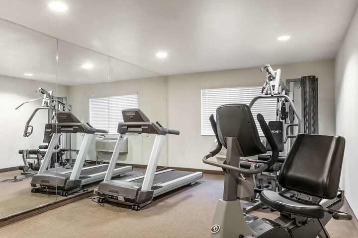 Sleep Inn & Suites North Liberty - Liberty City