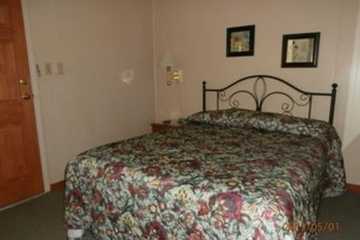 Riverbend Lodging