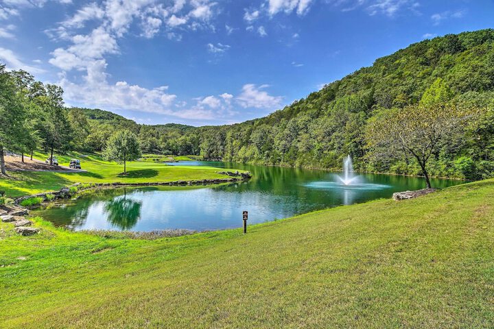 Reeds Spring Condo 3 Mi to Silver Dollar City!