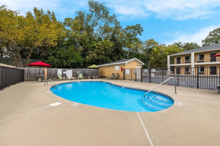 Pool 4 of 42